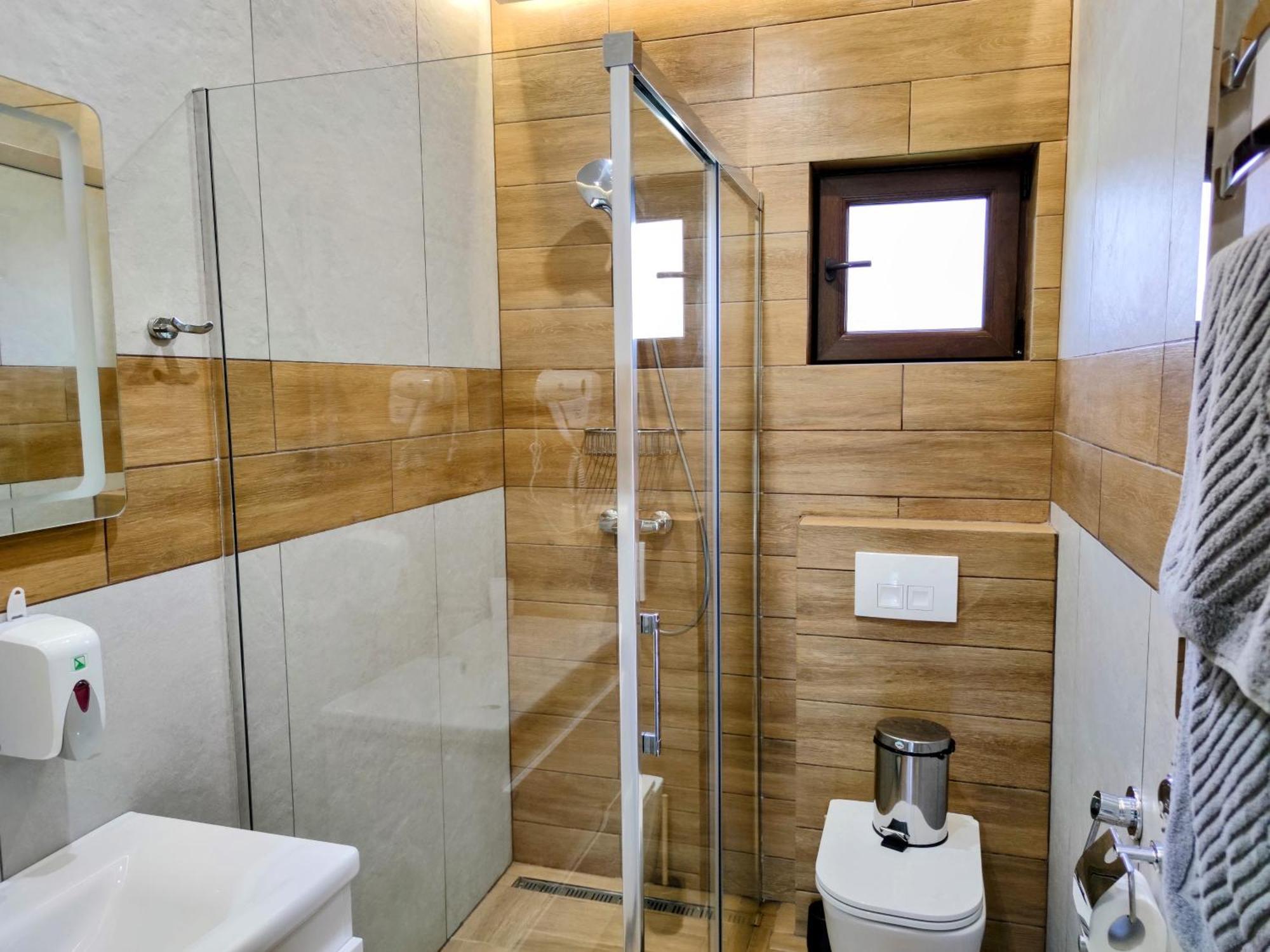 відпочинково- оздоровчий комплекс опака з форельником Apartment